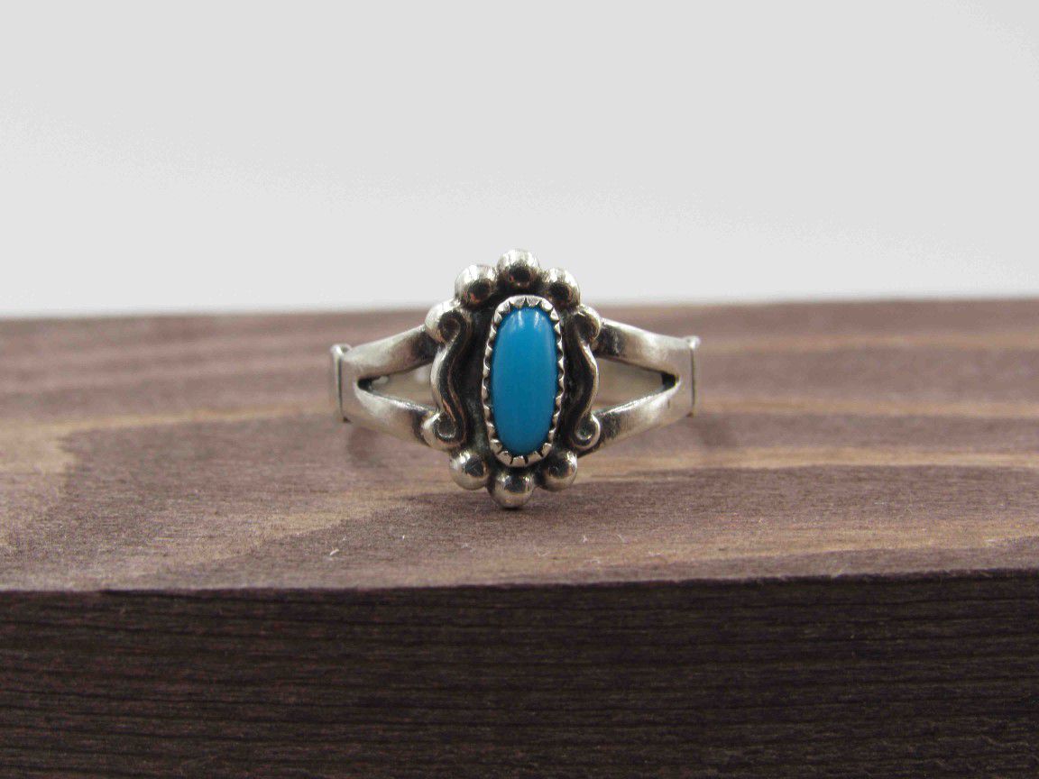 Size 7.25 Sterling Silver Blue Stone Band Ring Vintage Statement Engagement Wedding Promise Anniversary Bridal Cocktail Friendship