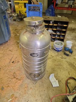 Stainless vacuum dispenser