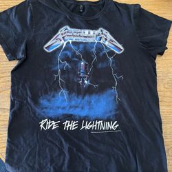 Men’s Metallica Power Of Electricity Black Crewneck Shirt Size L-XL