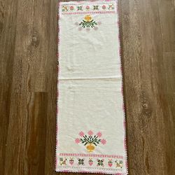 Floral Embroidered Table Runner. 15/41 Inches