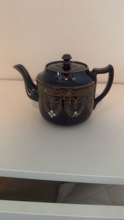 English Aesthetic/Japonisme-style  Teapot