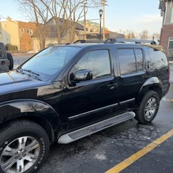 2012 Nissan Pathfinder Silver Edition