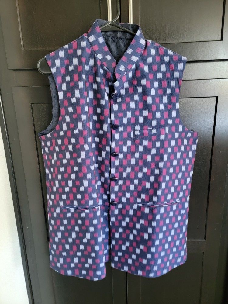 Men's Waist Coat. Size Large