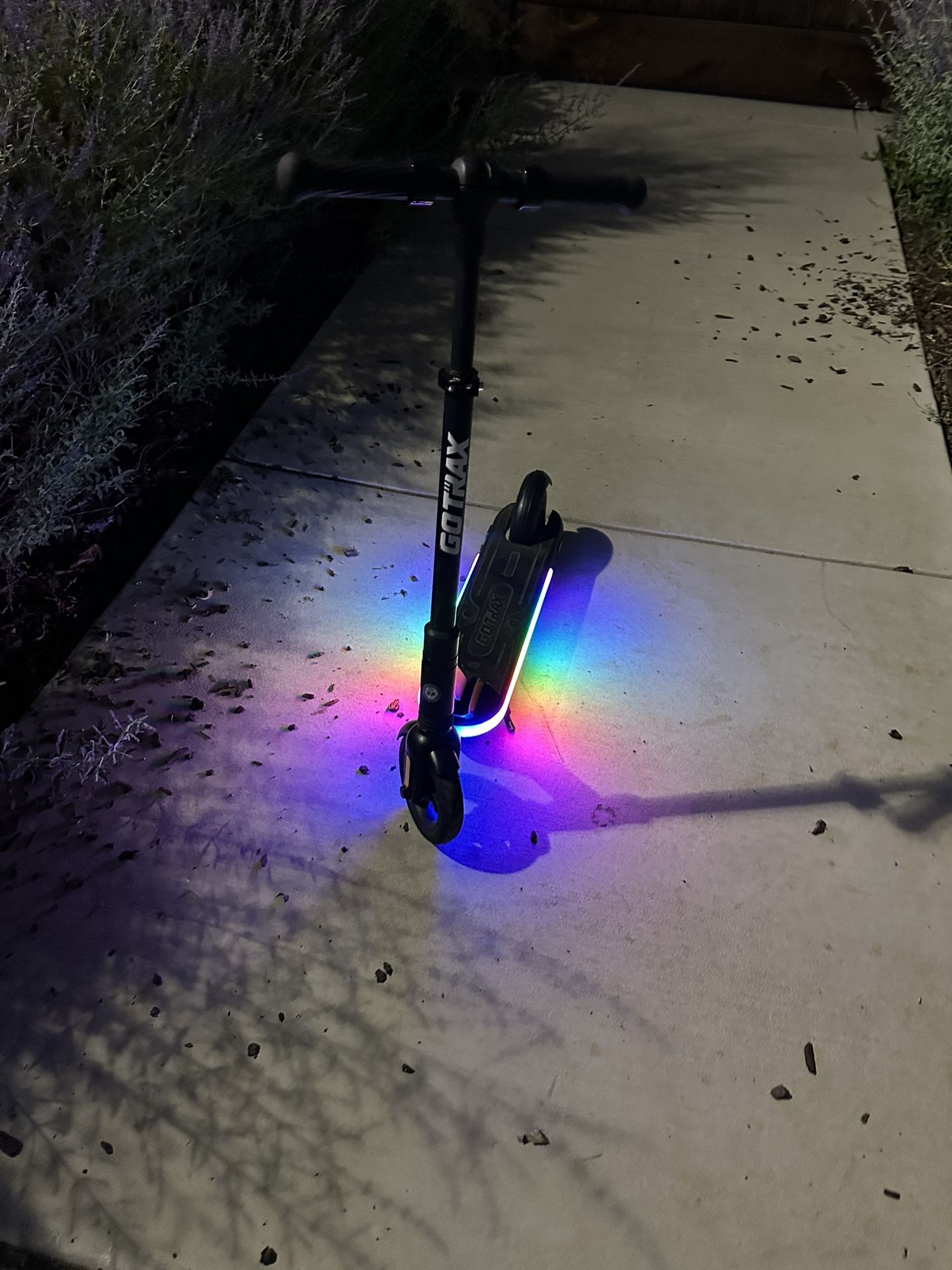 GOTRAX ELECTRIC SCOOTER