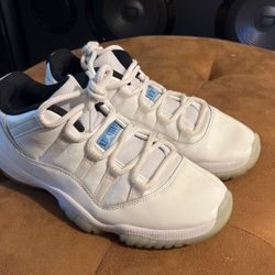 Jordan 11 Legend Blue 