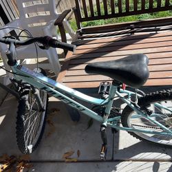 2 huffy bikes 