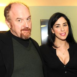 Instant Delivery!! Front Row mezzanine Louis cK Tix Syr Tonight 