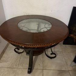Round Table 