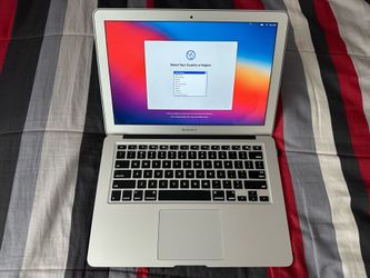 MacBook Air A1466 - Excellent Condition!