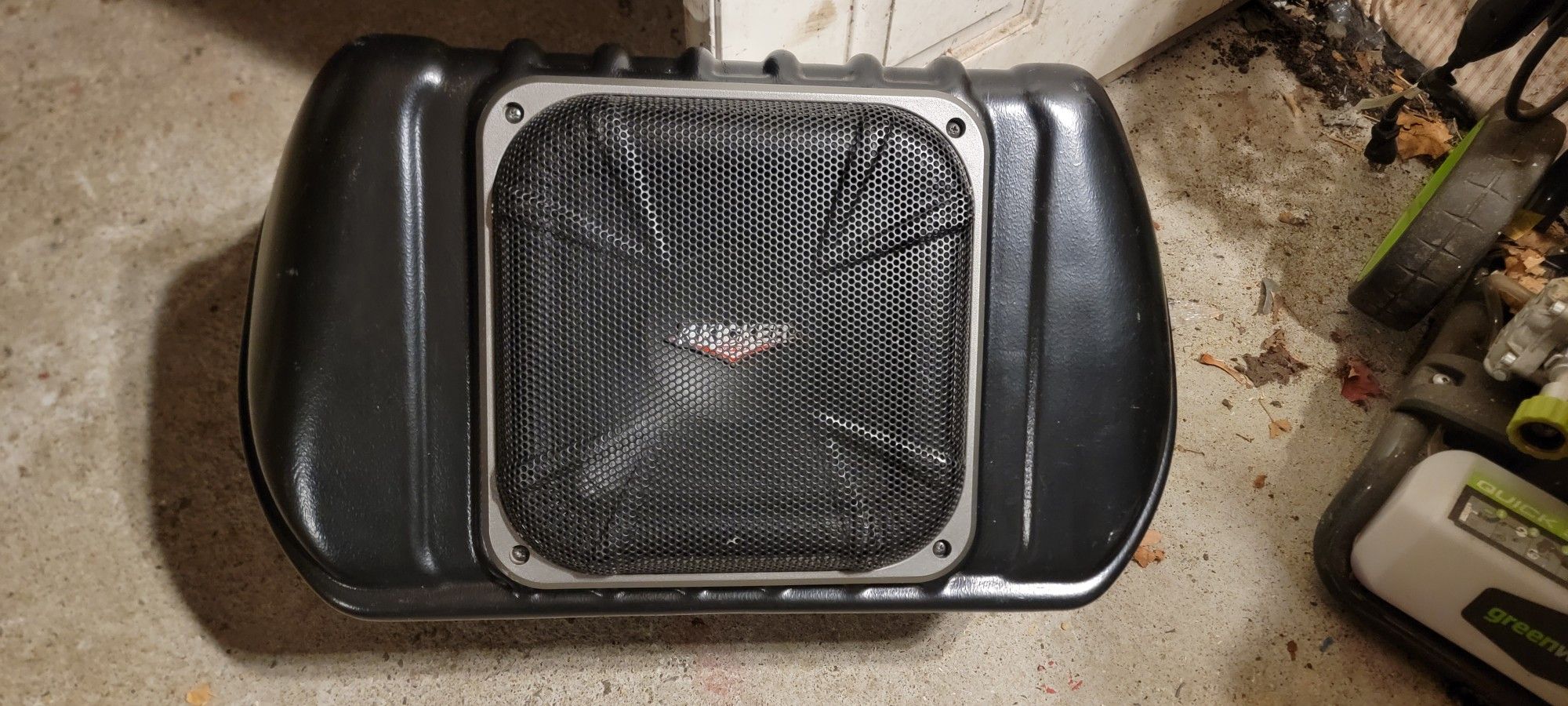 $50 !!! KICKER 10" Subwoofer DVC 2ohm 400 watt rms 800w peak rumbles