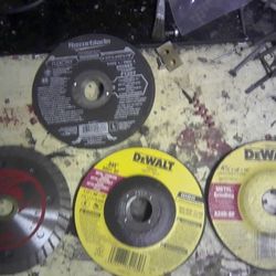 Grinder Wheels 1-DeWalt 4.5" G inbing wheel. 4-Dewalt .045 Wheel. 3-Razorblade 4.5" Wheel. Pro V4.5" DimondBlade. See Pics for Descriptions. New Unuse