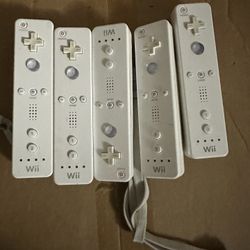 WII CONTROLS FOR SALE $15 each or make offer for all selling as its no batteries included.