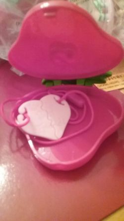 Cake decorating kits and decorations