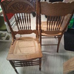 Nice  4 Chairs.    Make An Offer.    