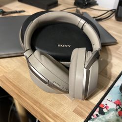 Sony Noise Cancelling Wireless Headphones 