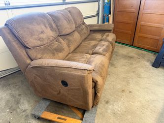 Lay-Z-Boy reclining couch and loveseat