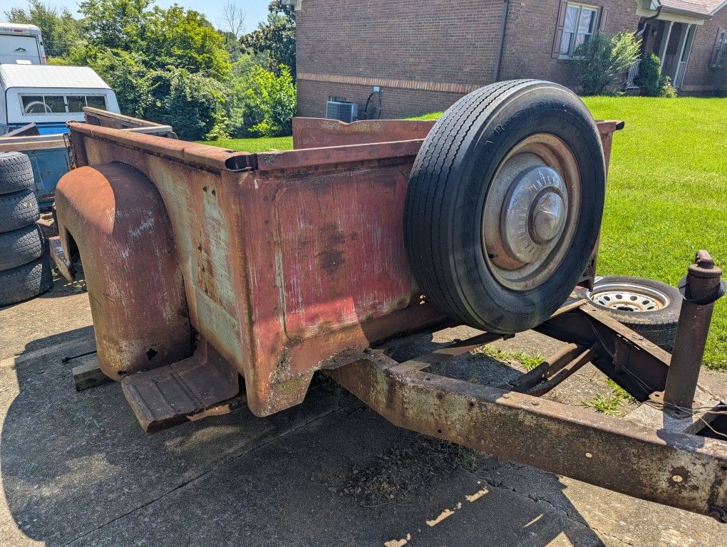 International Harvester IH 8' Truck bed Trailer