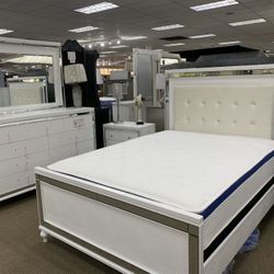 BEDROOM/BEDROOM SETS 