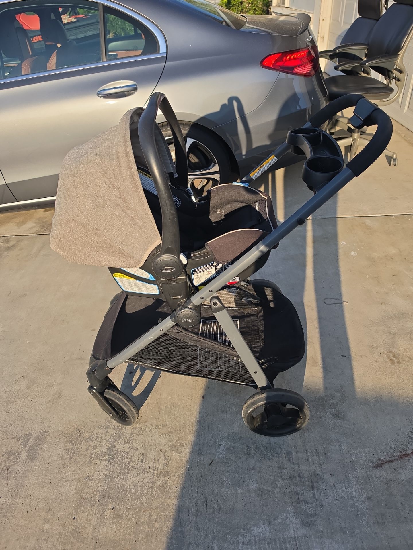 Stroller with carsear