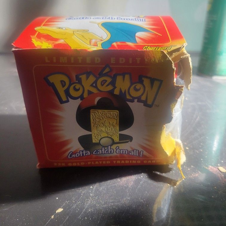 Pokémon Charizard 23k Gold Plated Burger King Card