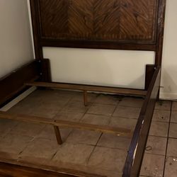 Queen Size Bed Frame Wooden Sturdy & Heavy! 