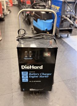 DieHard 12V Manual Battery Charger Engine Starter 200 Amp 40A 2A Model 200.71230