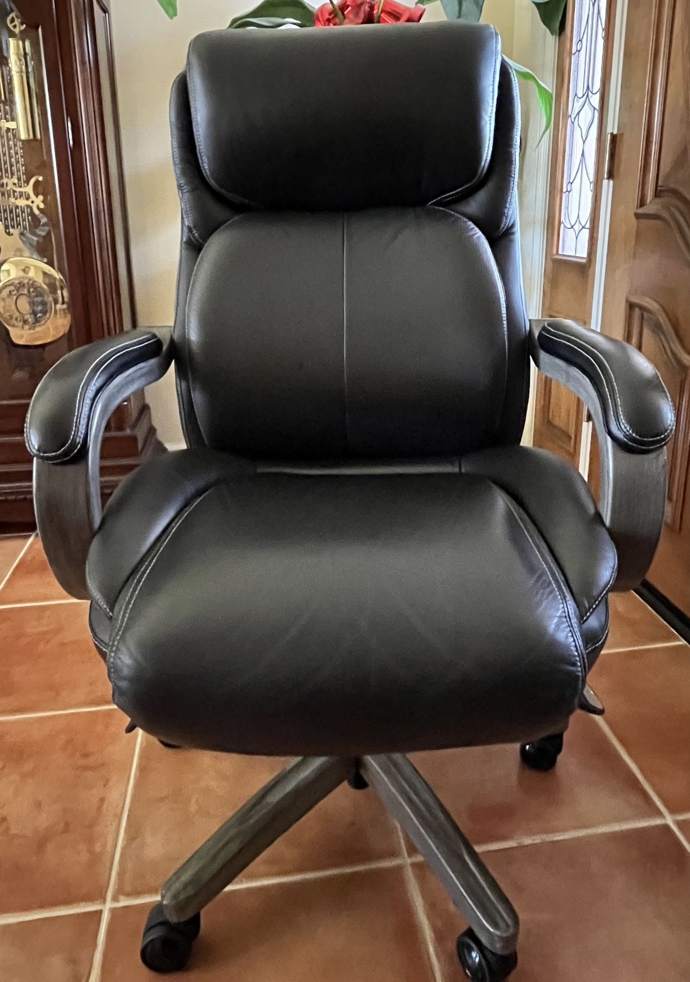 LA-Z-BOY Executive Chair