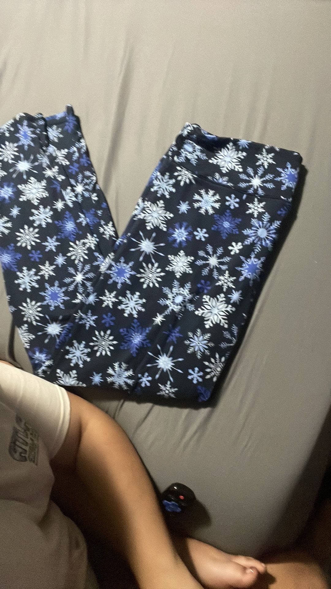 Cuddl Duds Snowflake Leggings 