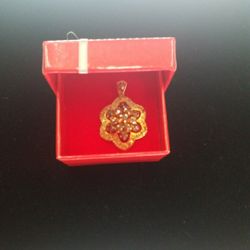 Diamond Pendant 18K 6.1G 2 Karat Natural Diamonds Dwt