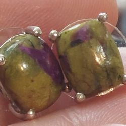 925 NWT Tasmanian Stichtite stone earrings
