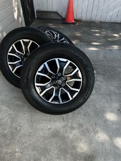 Toyota Tacoma trd sport rims