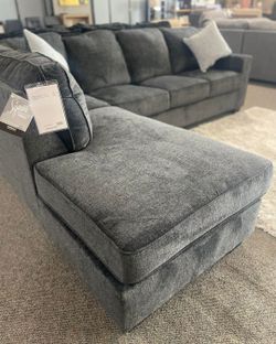 Olivia 🎉 brand new/ modern/luxury 🌼 /2 piece sectional