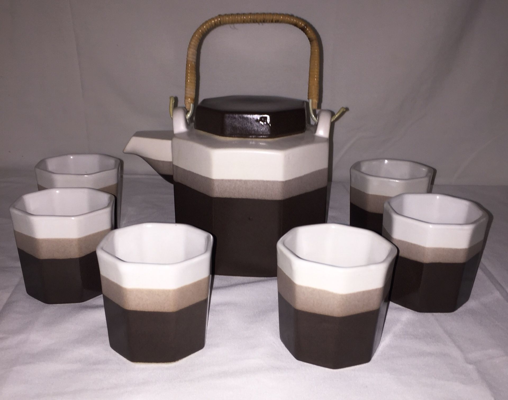Vintage (1980's)Earthenware 7 pc teapot set