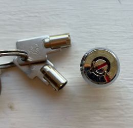 Extra Space Storage Barrel Lock and Keys
