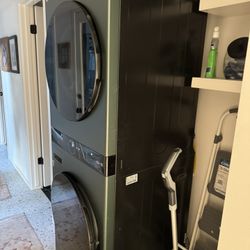 LG Stackable Washer/Dryer (gas) Dark green 