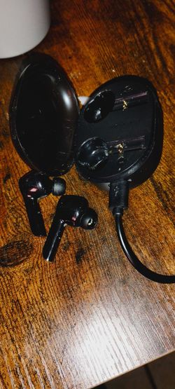 Black bluetooth earbuds (Read description)