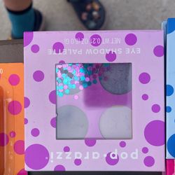 makeup palletes