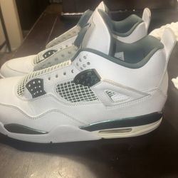 Jordan 4s
