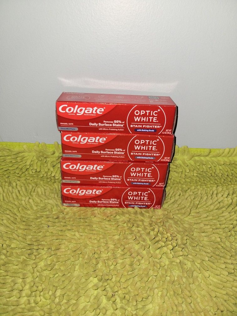 4 Colgate Optic White 4.2oz With Baking Soda