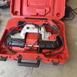 Milwaukee Deep Cut Band Saw