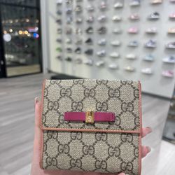 Authentic Gucci GG Bi-fold Wallet With Pink Bow