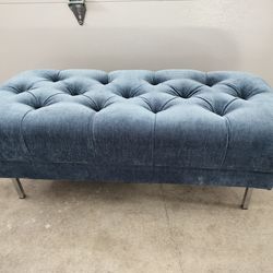 Posh button-tufted bench