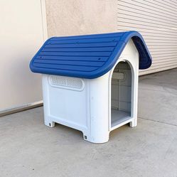 (New in box) $45 Plastic Dog House (size Small) Pet Indoor Outdoor All Weather Shelter Cage Kennel 23x30x26”