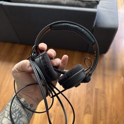 Seinnheiser HD25 70 Headphones