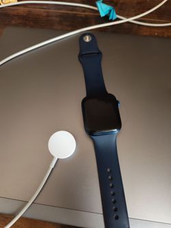 Apple watch Series 6 - 44mm with charger