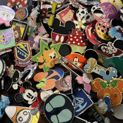 DISNEY TRADING PINS LOT OF 50