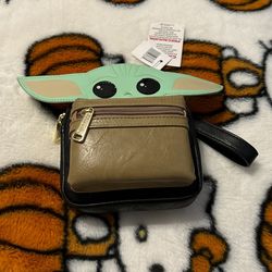 Mandalorian Loungefly Wristlet