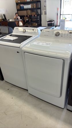 Get $850 Off MSRP 🏷️📉 on Non-Stackable, All White, Top Load 4.5 cu ft Washer & 7.2 cu ft Vented Gas Dryer Set by Samsung
