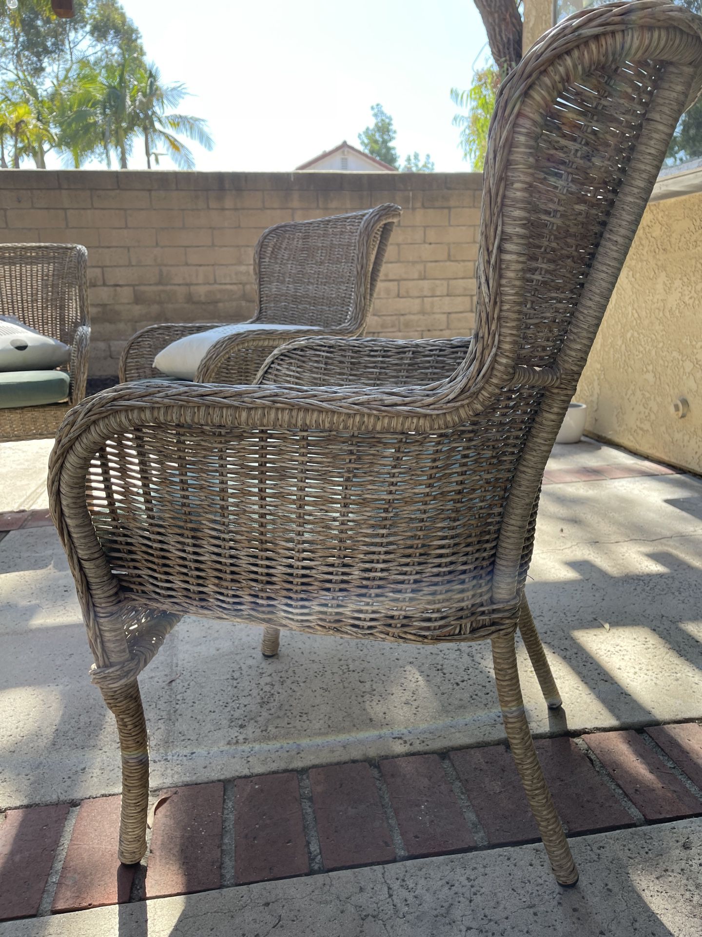 SET OF 6 CHAIRS SALE!!!