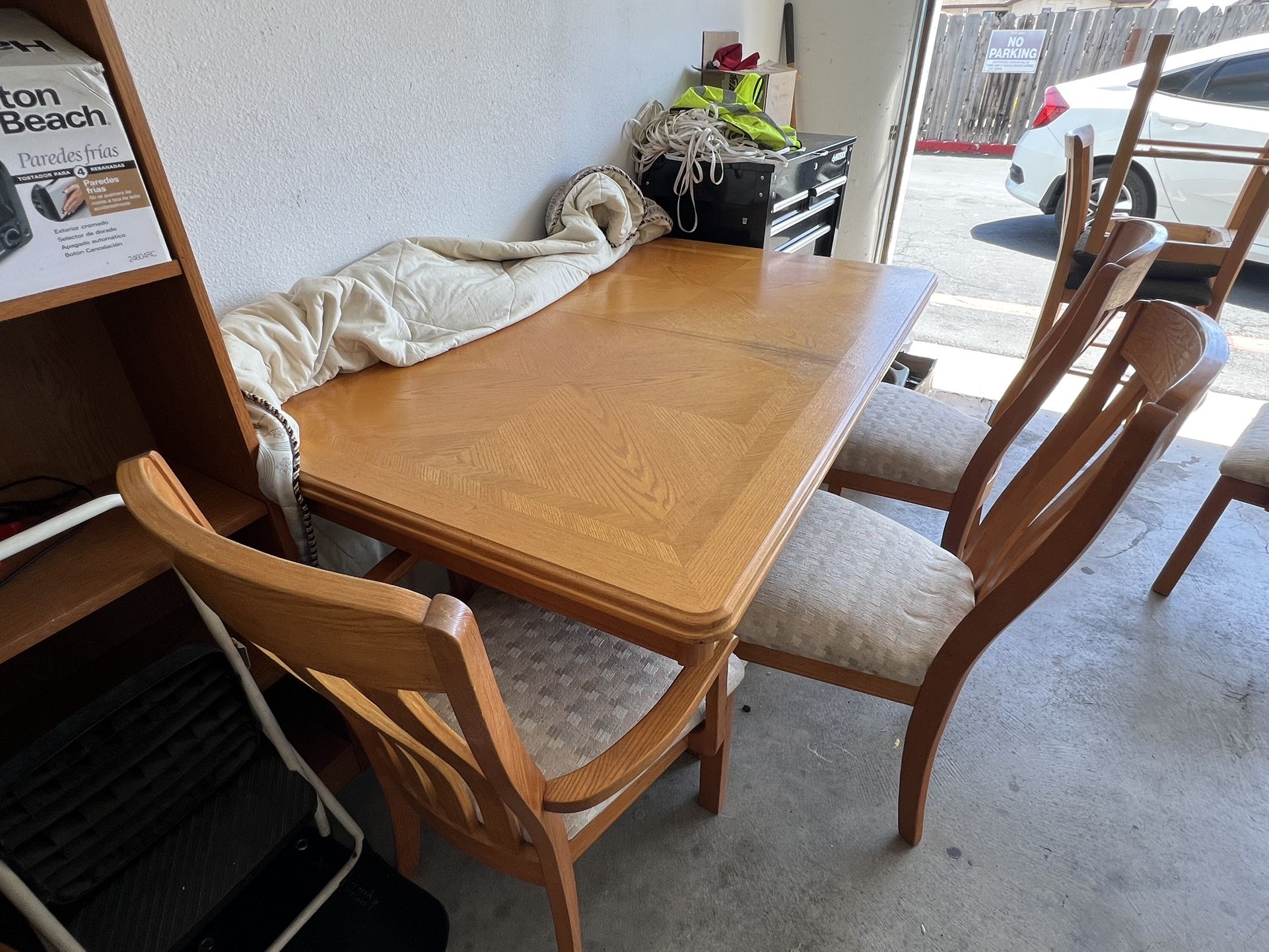 Dinner Table And Chairs(Good Condition)